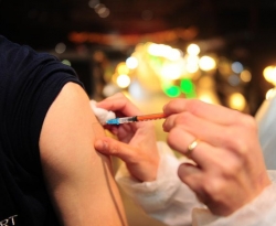 Jovens com 18 anos acima serão vacinados durante toda semana em Patos, informa secretário