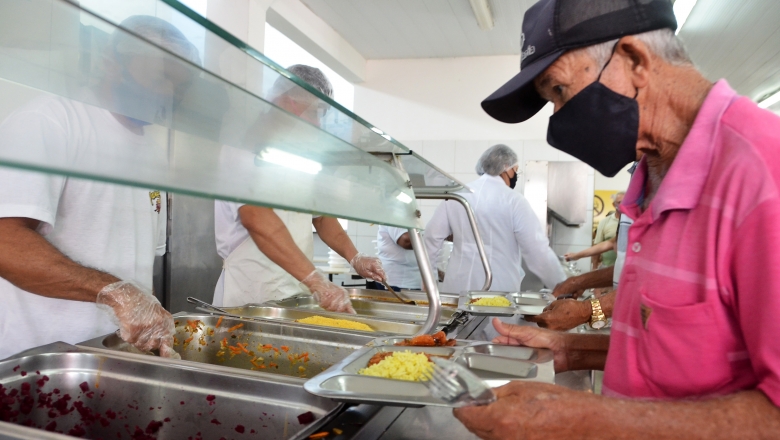 Prefeitura de João Pessoa já distribuiu mais de 600 toneladas de alimentos e mais de 735 mil refeições este ano
