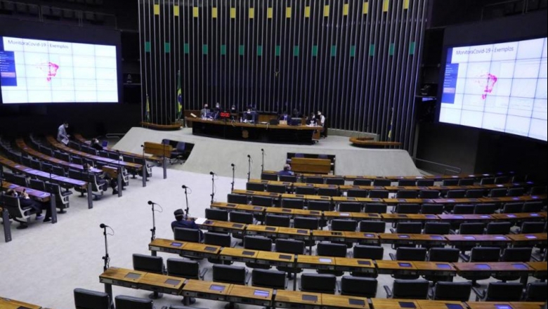 Deputados paraibanos aprovam reforma eleitoral sem distritão e com coligações; veja como votou cada um