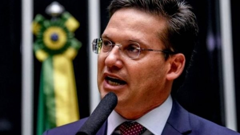 Auxílio Brasil é evolução do Bolsa Família, diz João Roma