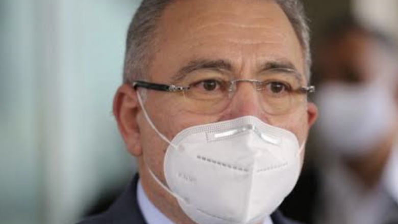 Queiroga estaria sendo pressionado por Bolsonaro a decretar fim do uso de máscara