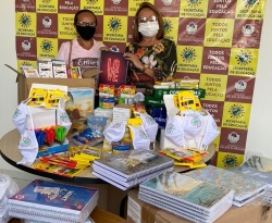 Prefeitura de São José de Piranhas distribui pela 2ª vez kits escolares aos estudantes
