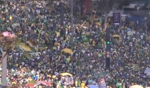 “Aviso aos canalhas: não serei preso”, diz Bolsonaro a apoiadores