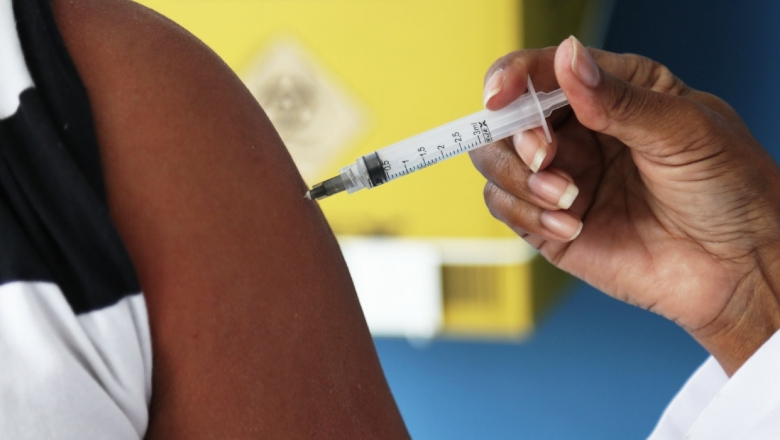 João Pessoa imuniza adolescentes a partir de 17 anos sem comorbidade e segue vacinando com D1, D2 e D3