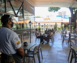 Passaporte de vacina será exigido em restaurantes, bares e eventos no Ceará