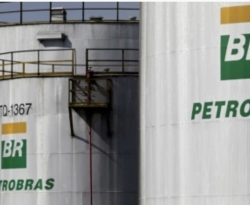 Bolsonaro diz que Petrobras “infelizmente” é independente e sugere privatização