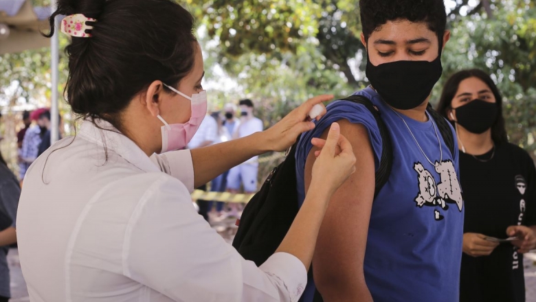 País supera 350 milhões de vacinas contra covid-19 distribuídas