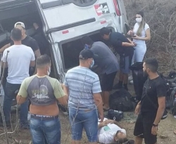 Van que transportava banda de Gusttavo Lima colide com carro na PB; não há informações sobre feridos
