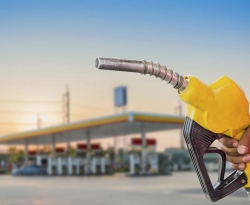 Relator estima redução de R$ 0,50 na gasolina e R$ 10 no gás 
