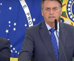 Bolsonaro assina portaria com reajuste de 33% no piso salarial para professores da educação básica 