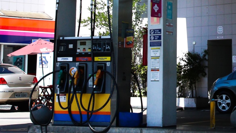 Troca de gasolina por etanol pode não ser vantajosa para o consumidor