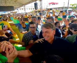 Em meio a denúncias, Bolsonaro diz no Ceará que são "3 anos e 3 meses sem corrupção" 