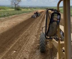 Pavimentação de rodovia em Bonito de Santa Fé vai facilitar escoamento da produção e intercâmbio com o Ceará
