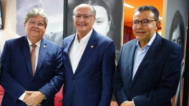 'A chegada de Alckmin ao PSB faz com que a gente renove as esperanças de que poderemos, sim, reconstruir o Brasil', diz João Azevêdo