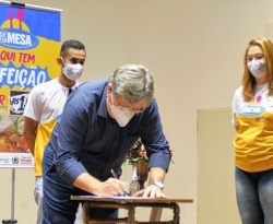 João Azevêdo anuncia ampliação do programa Tá na Mesa para mais 56 municípios paraibanos