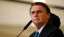 Bolsonaro deixa hospital em Brasília, onde passou a noite internado