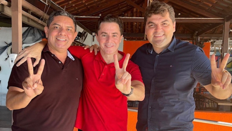 Veneziano recebe os apoios do prefeito e do vice-prefeito de Joca Claudino e de lideranças de Bernardino Batista