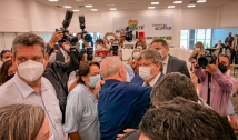 Governador chega à Paraíba e deve anunciar participação no Congresso Nacional do PSB 