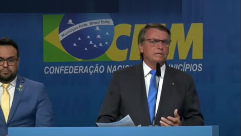 Bolsonaro repete lema de inspiração fascista em Marcha de Prefeitos