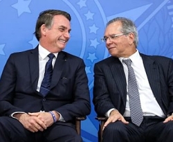Bolsonaro diz que Guedes ajustará tabela do Imposto de Renda em 2023