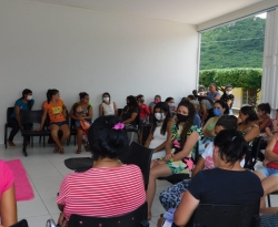 Pobreza menstrual: mulheres recebem kits na zona rural de Bernardino Batista