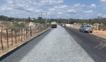 Obras de asfaltamento avançam e beneficiam várias comunidades no Sertão da Paraíba 