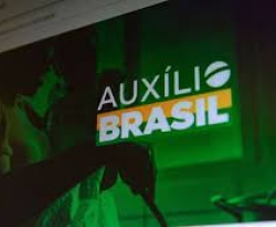 Auxílio Brasil: veja quem recebe o benefício na próxima quinta (14)