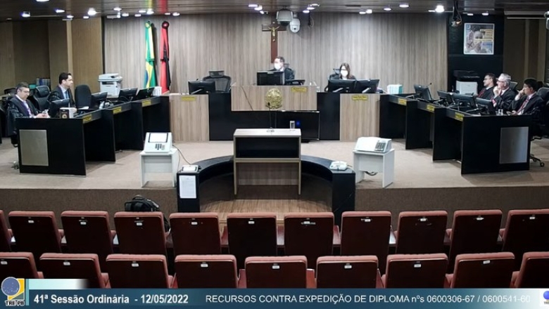 TRE-PB cassa diploma do prefeito e vice de Santana de Mangueira