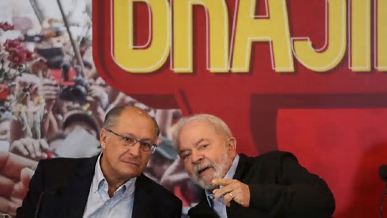 Apoiador de Bolsonaro interrompe discurso de Lula durante evento