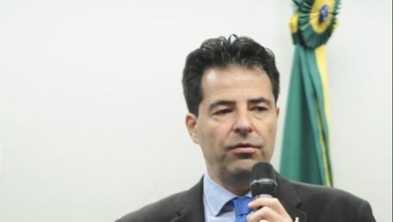 “Não é possível interferir no preço dos combustíveis”, diz ministro de Minas e Energia 