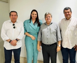 Prefeita de Bom Jesus se reúne com João Azevêdo e destaca andamento de obras e projetos