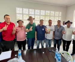 Efraim reúne sete prefeitos e consolida apoios na região do Vale do Rio do Peixe