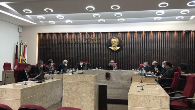 TCE aprova contas de Bernardino Batista e São José da Lagoa Tapada; a corte imputou débito de R$ 221 mil à ex-prefeita