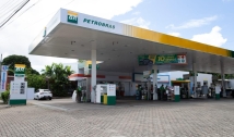 Governo promete gasolina R$ 1,55 mais barata com corte no ICMS