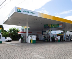 Governo promete gasolina R$ 1,55 mais barata com corte no ICMS