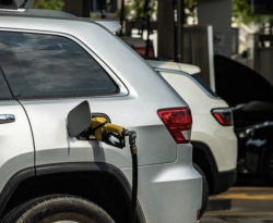 Petrobas reduz em R$ 0,18 o valor do litro da gasolina nas distribuidoras a partir de amanhã 