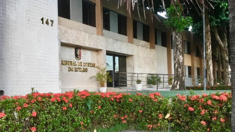TCE referenda cautelar que suspende concurso público na Câmara de Cacimbas