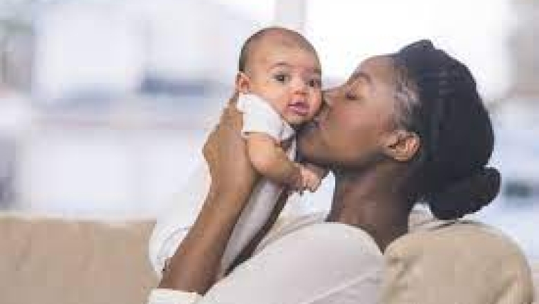 Depressão pós-parto atinge 25% das mães; ALPB aprova projeto que garante diagnóstico e tratamento