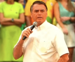 Bolsonaro chama Lula de "pinguço" e "vagabundo"