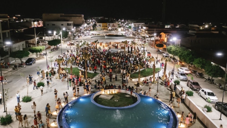 Prefeito Bal Lins inaugura praça central de São José de Piranhas: “Uma das mais belas e modernas do país”