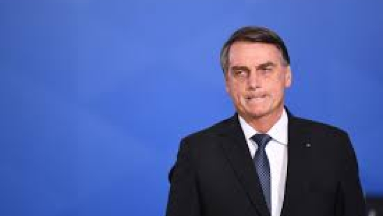 "Estapafúrdia", diz Bolsonaro sobre decisão do TSE que proíbe lives no Alvorada
