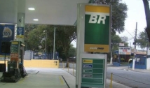 Petrobas anuncia nova redução no preço da gasolina 