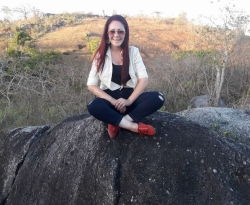 Jornalista Aline Martins morre aos 36 anos, vítima de câncer