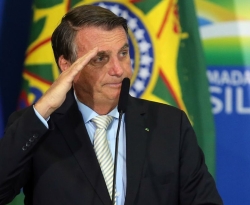 Bolsonaro rompe silêncio, agradece votos e critica protestos