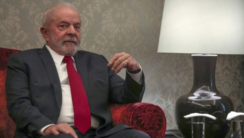 Lula tem alta de hospital em São Paulo após retirar lesão na laringe
