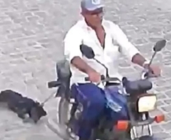 Homem amarra cachorro em moto e arrasta por rua no interior da Paraíba