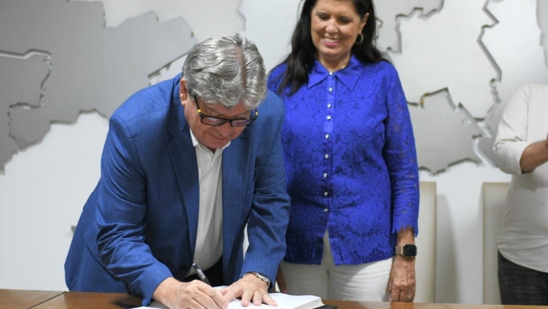 João Azevêdo tira licença e a vice-governadora Lígia Feliciano assume interinamente o cargo