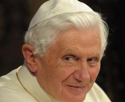 Porta-voz do Vaticano diz que Bento XVI havia recebido extrema-unção