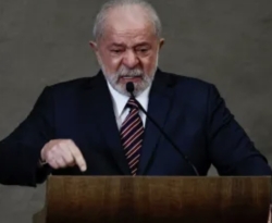 Lula defende regulação das plataformas digitais em diplomação no TSE