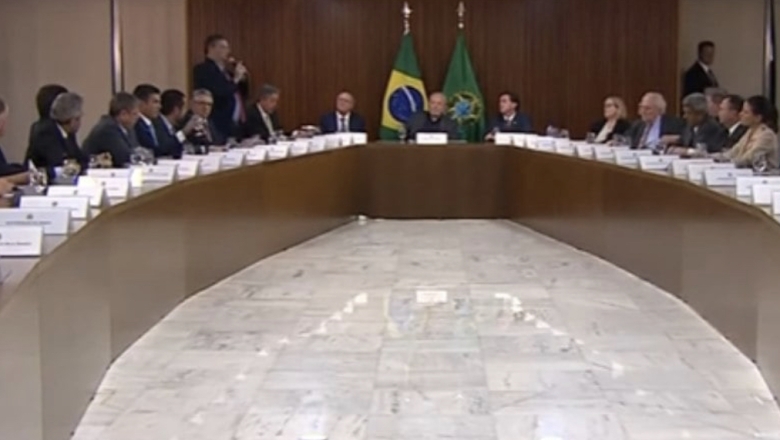 Lula reúne 27 governadores e ministros do STF: “Queremos saber quem financiou. Os terroristas serão punidos”